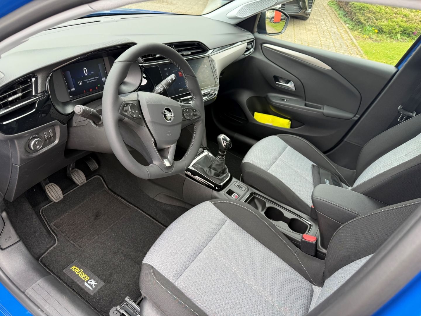 Fahrzeugabbildung Opel Corsa F Edition mit Tech+Winter+Komfort-Paket