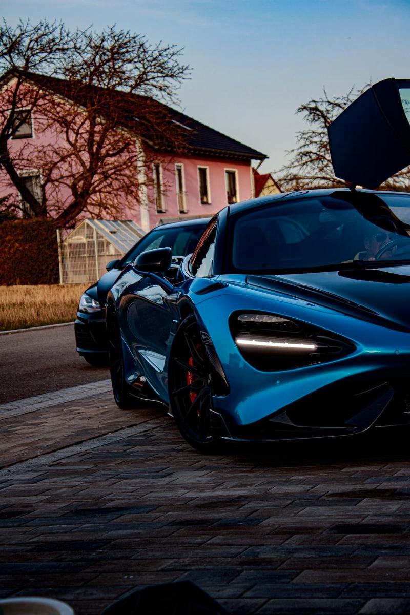 McLaren 765LT Coupe V8 - Carbon - Ludus Blau - Limitiert