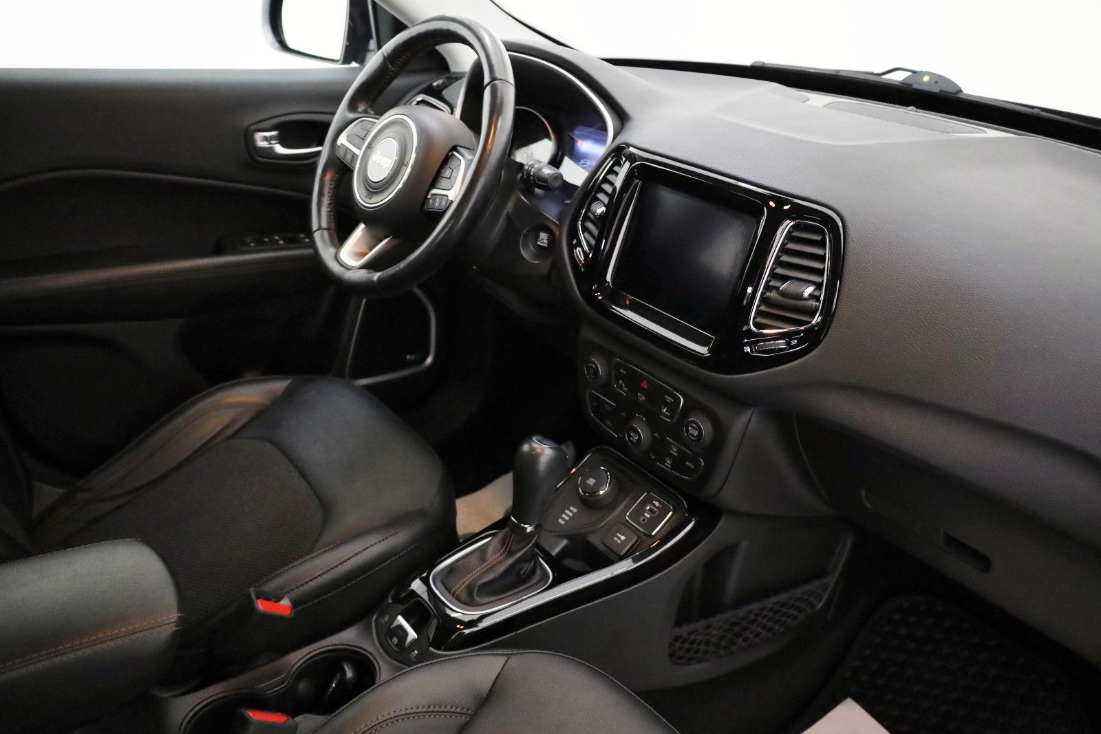 Fahrzeugabbildung Jeep Compass Limited 4WD T.Leder,Navi,LED,Apple Car.