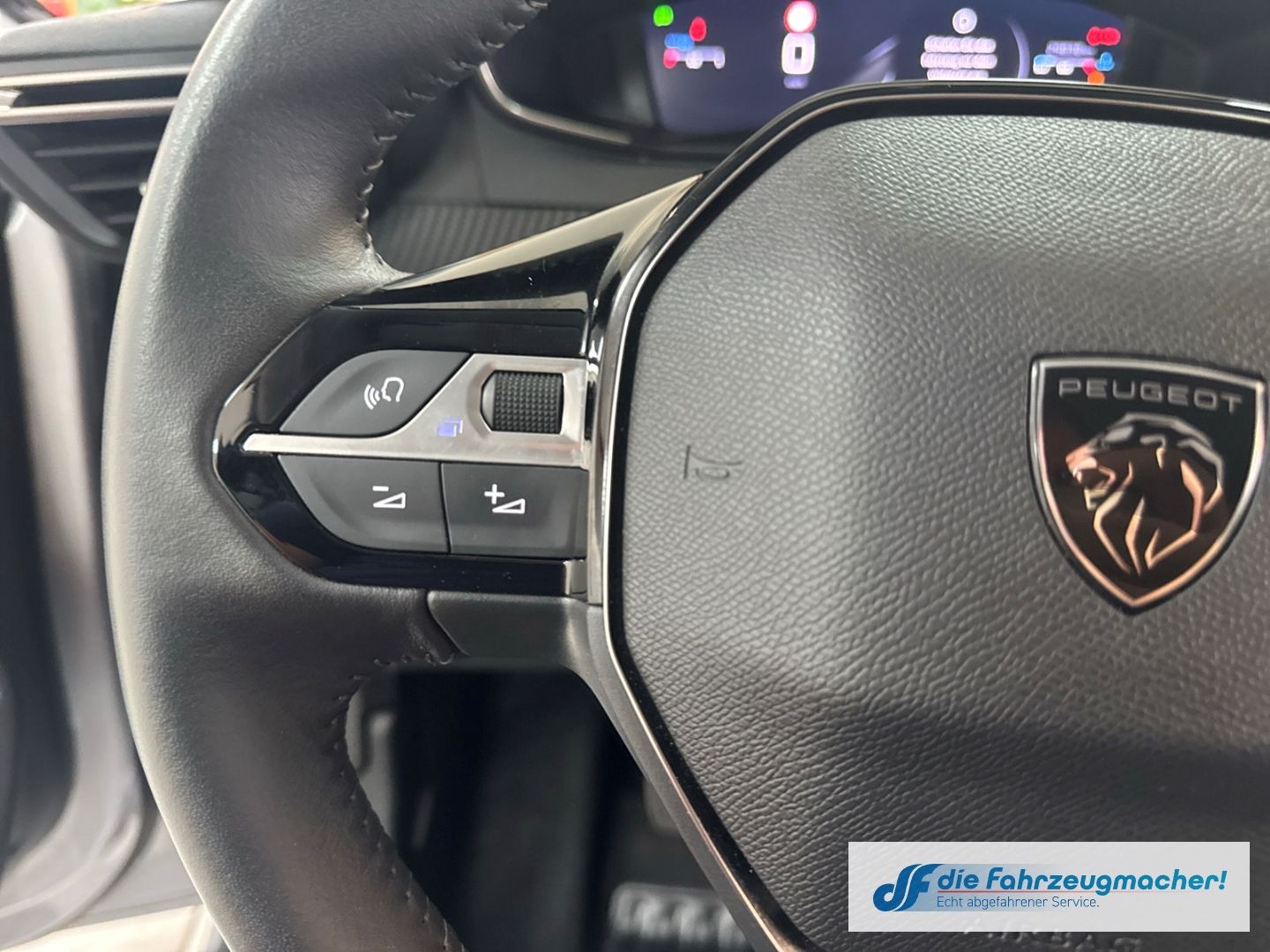 Fahrzeugabbildung Peugeot 208 Allure Navi Digitales Cockpit LED Apple CarP
