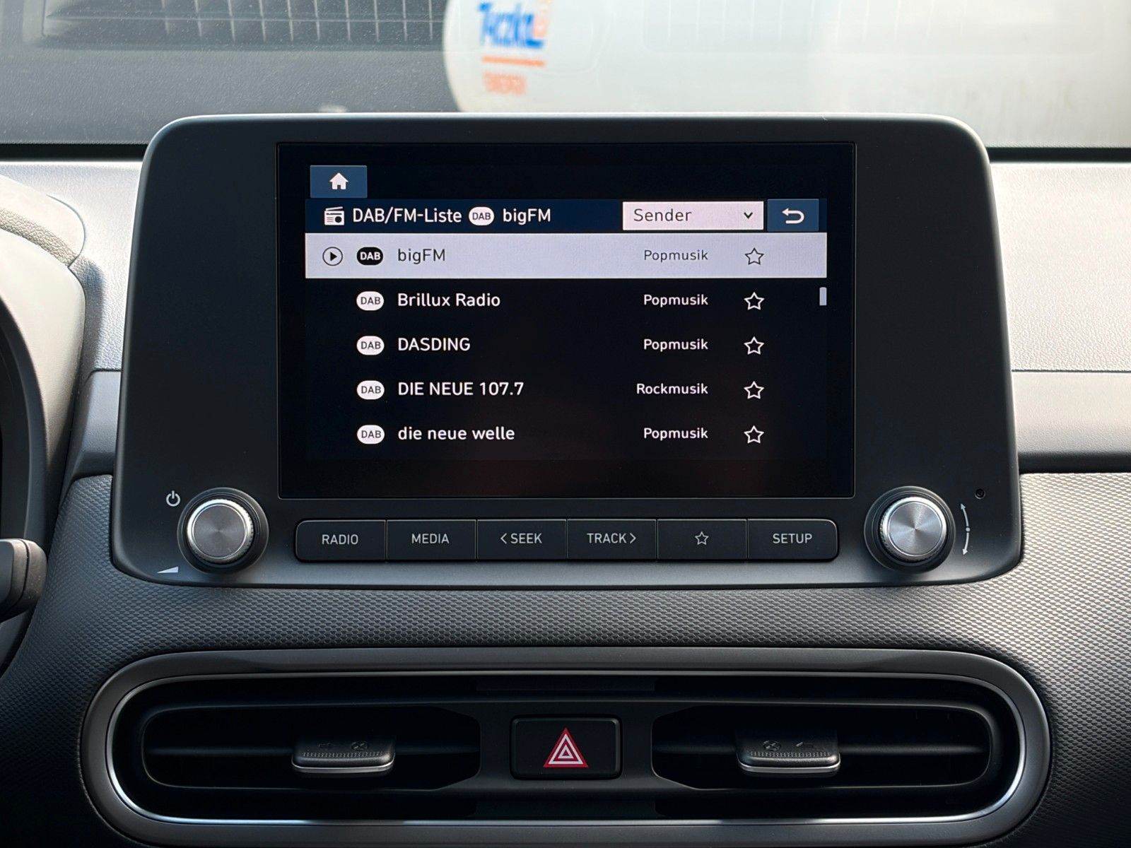 Fahrzeugabbildung Hyundai KONA E Trend SHZ LHZ ACC LKA LFA CarPl. LED WiFi
