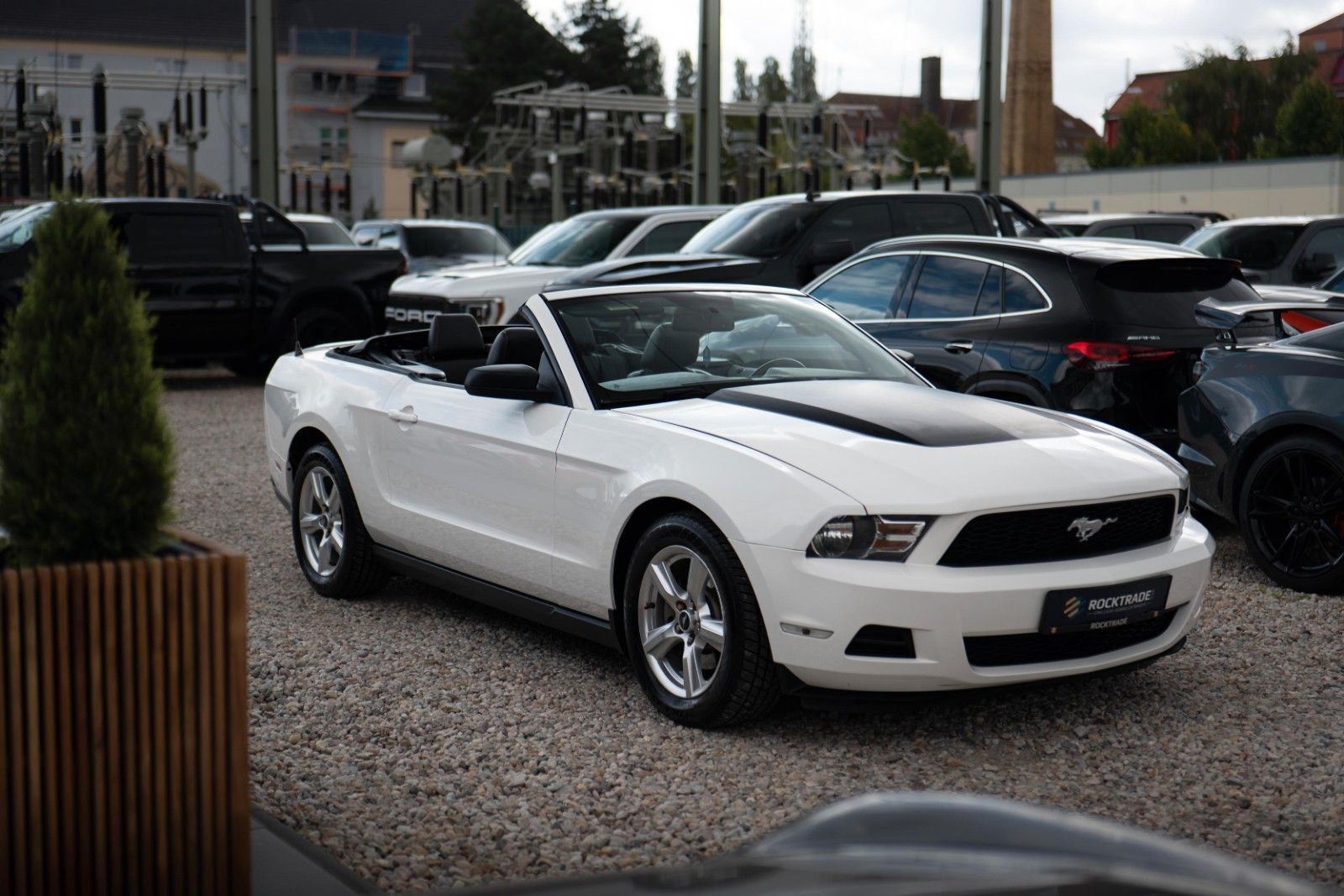 Fahrzeugabbildung Ford Mustang 3.7 V6 GT Cabrio | TÜV 2028 | 4Season