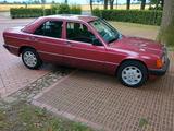 Mercedes-Benz Oldtimer Mercedes Benz  190D/W201 - Mercedes-Benz 190 mit Diesel-Antrieb: Limousine, 190d W201
