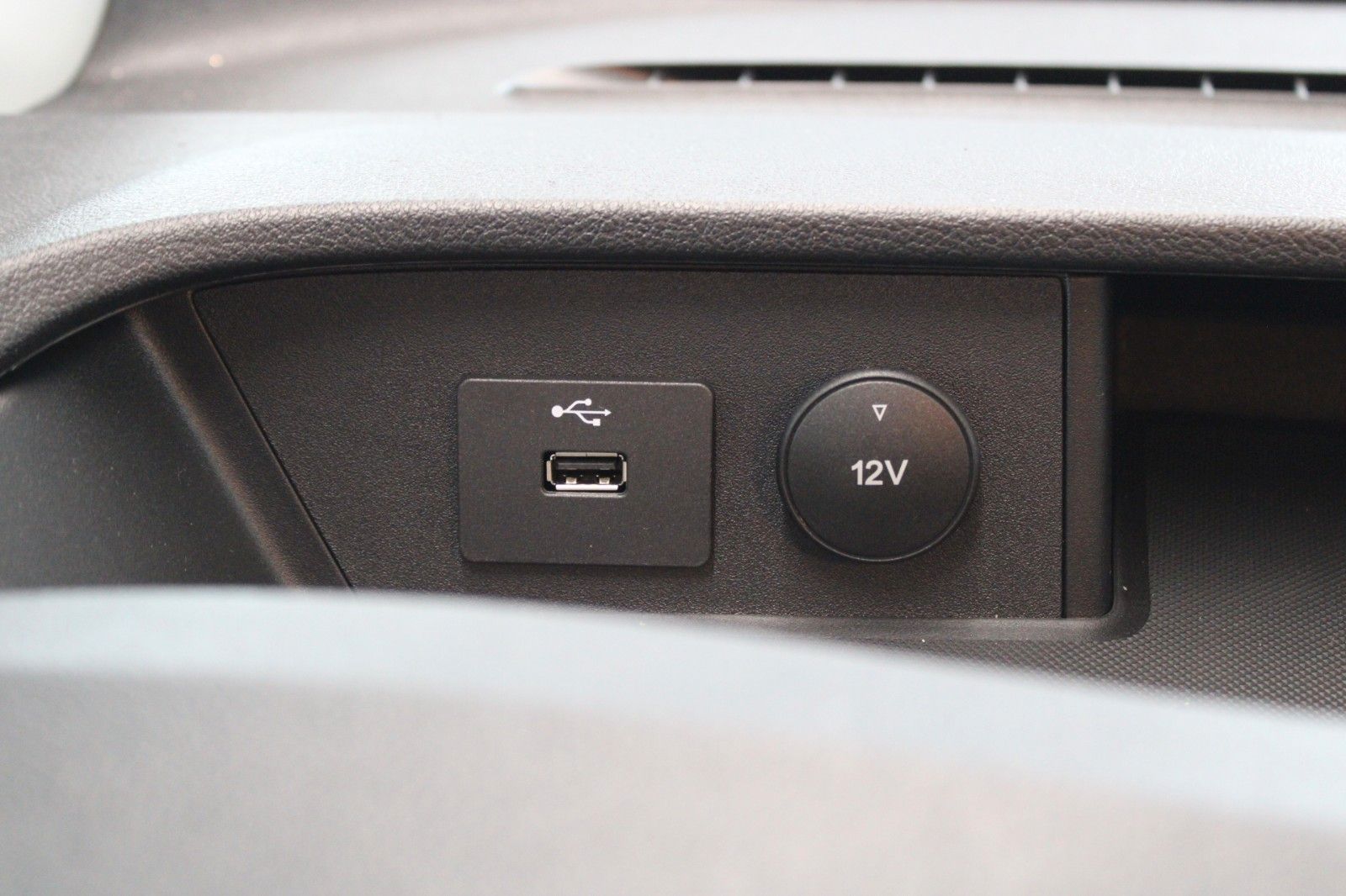 Fahrzeugabbildung Bürstner Ford L2 COPA STANDHEIZUNG MARKISE WC