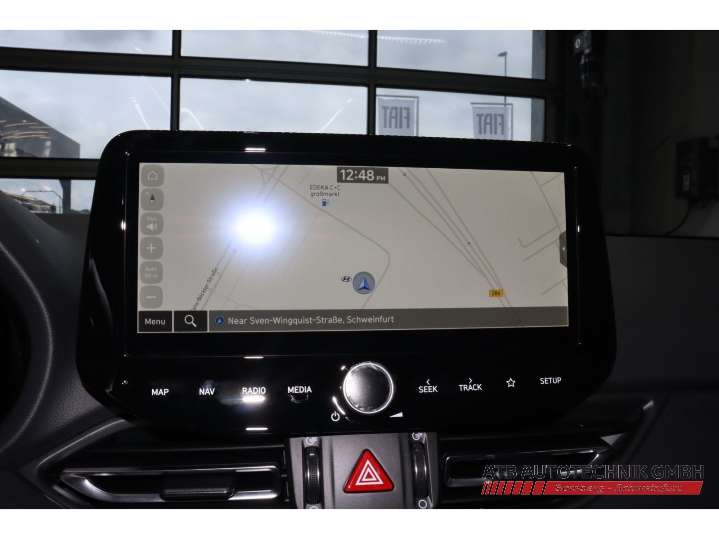 Fahrzeugabbildung Hyundai i30 Advantage 1.5 T-GDi 48V 140PS M/T Navi LED A