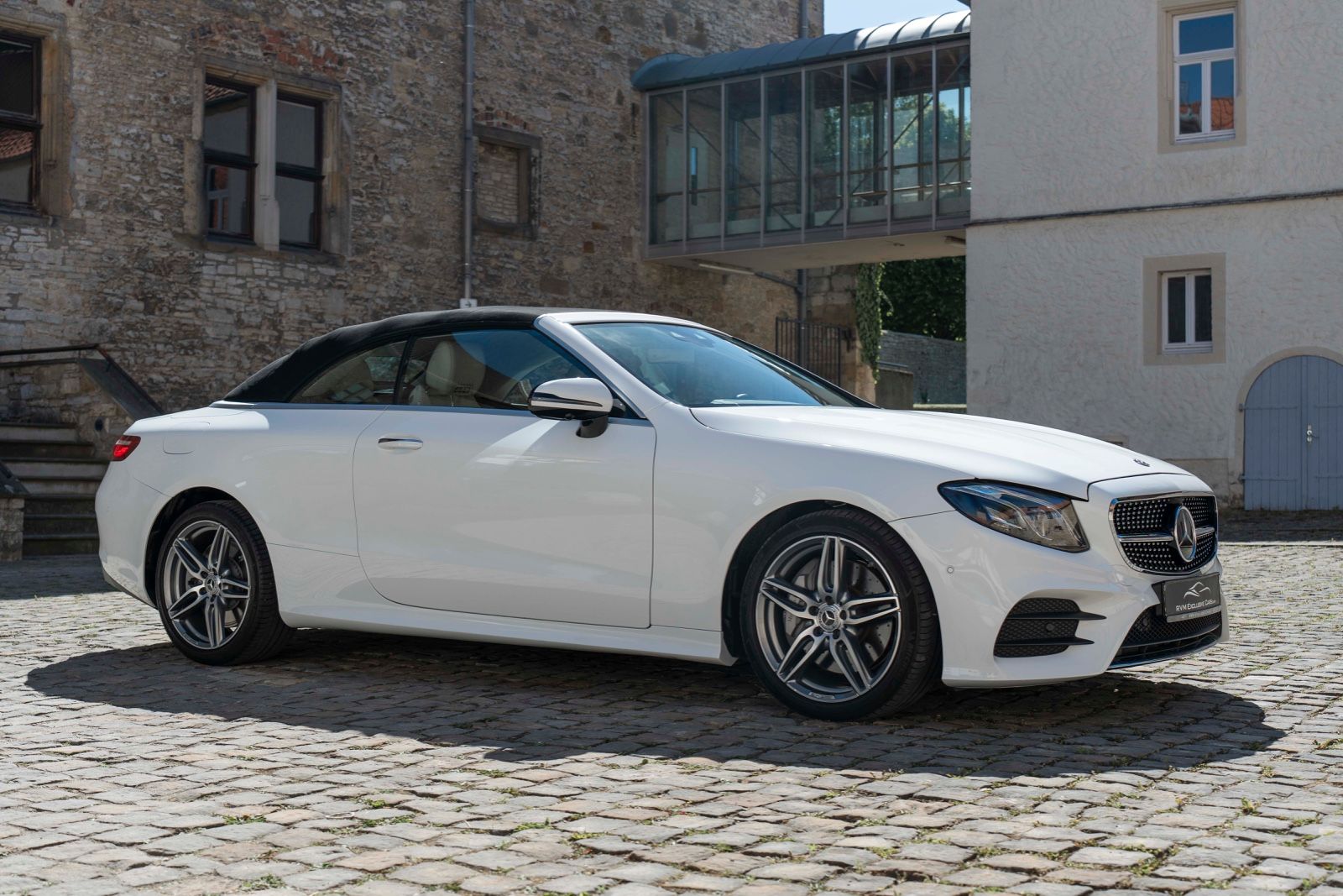 Fahrzeugabbildung Mercedes-Benz E 400 Cabrio 4Matic AMG HUD 360° BURMESTER ACC