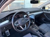 Volkswagen Passat Var. 2.0 TSI DSG 4M R-Line STDHZ PANO AHK bei Autohaus Landmann & Maier OHG
