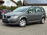 Volkswagen Touran 1.9TDI-Automatik-PDC-Tempomat-1.Hand - Volkswagen Touran mit Diesel-Antrieb: Kleinbus, 1.9