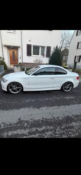 BMW E82 120i Coupé M-Paket - BMW 120 aus 2010: 120i