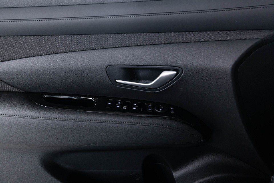 Fahrzeugabbildung Hyundai TUCSON 1.6T 160PS 48V DCT AWD TREND LED
