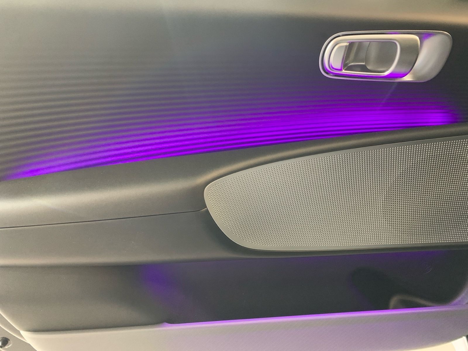 Fahrzeugabbildung Hyundai IONIQ 6 Techniq Elektro 4WD 77,4 kWh