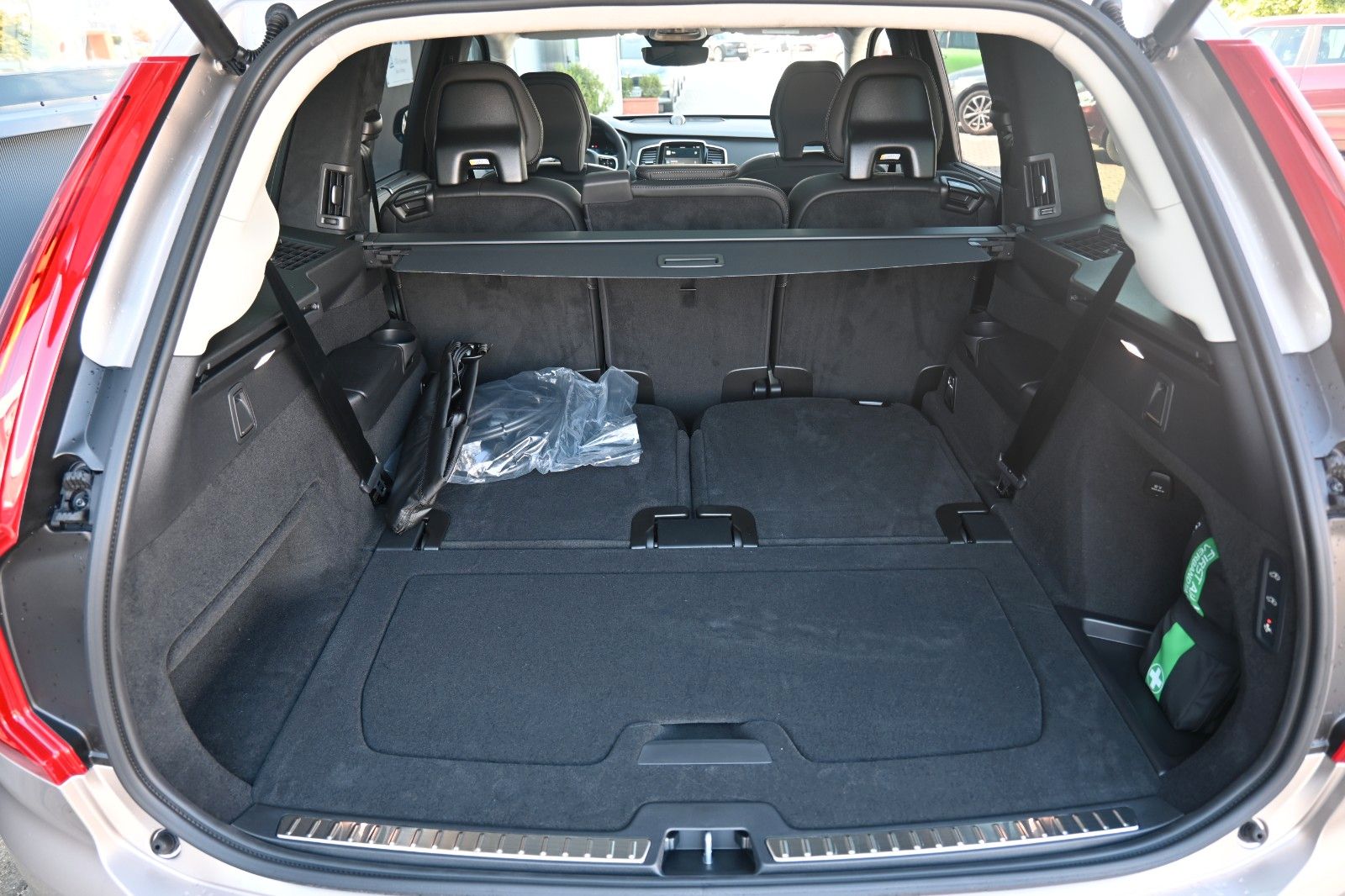 Fahrzeugabbildung Volvo XC90 Ultra Dark Recharge T8 B&W*LUFT*360*MASSAGE