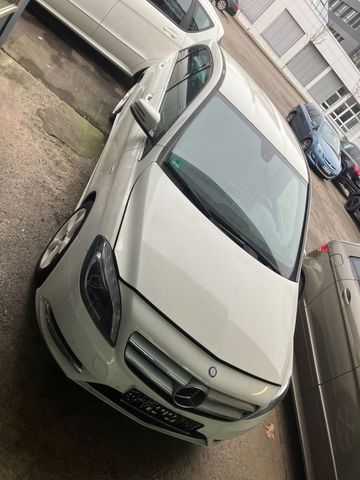 Mercedes-Benz B 200 Sport Paket Zylinderkopf defekt!