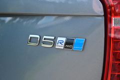 Fahrzeugabbildung Volvo XC90 D5 AWD*R-Design*STHZ*360°*LUFT*AHK*MIETKAUF