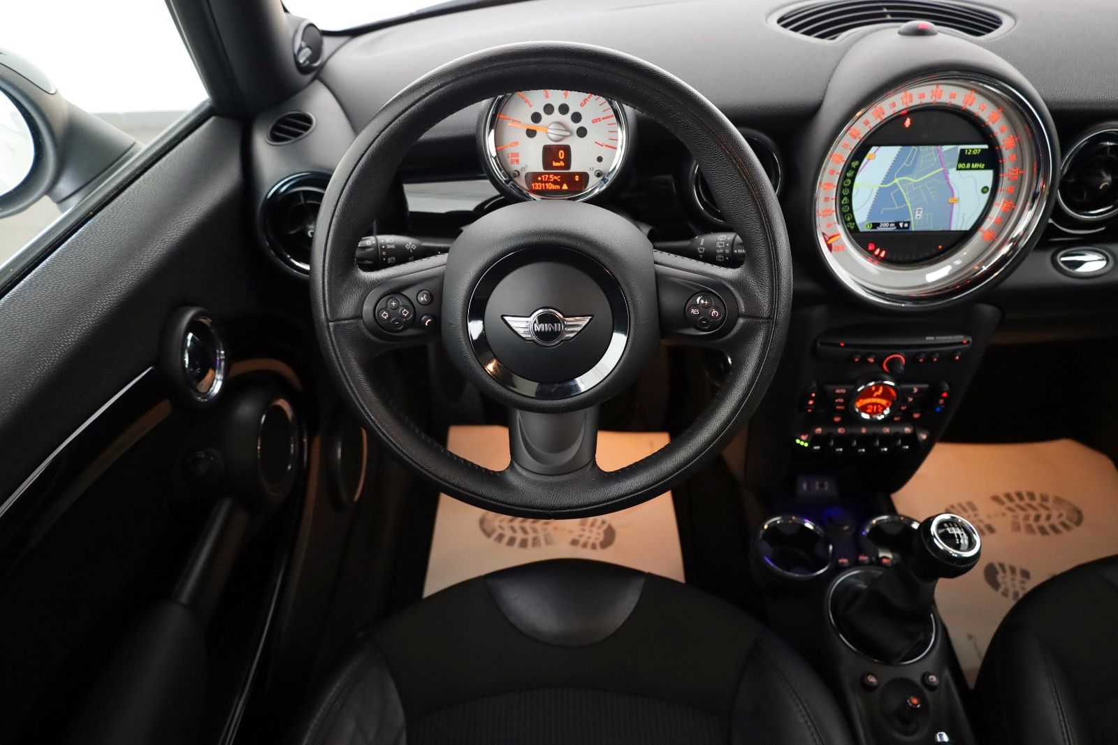 Fahrzeugabbildung MINI Clubman Cooper D T.Leder,Navi,Xenon,PanDach,SH