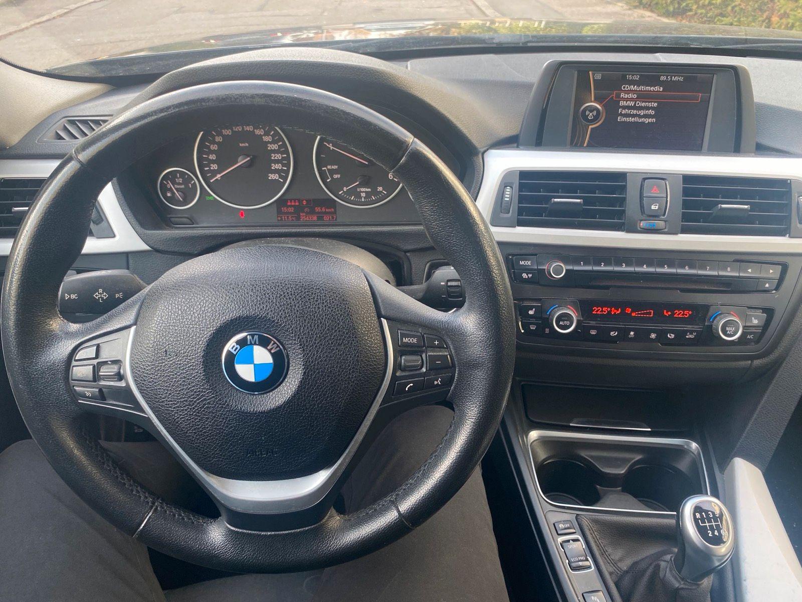 BMW 320 2012 — photo 7