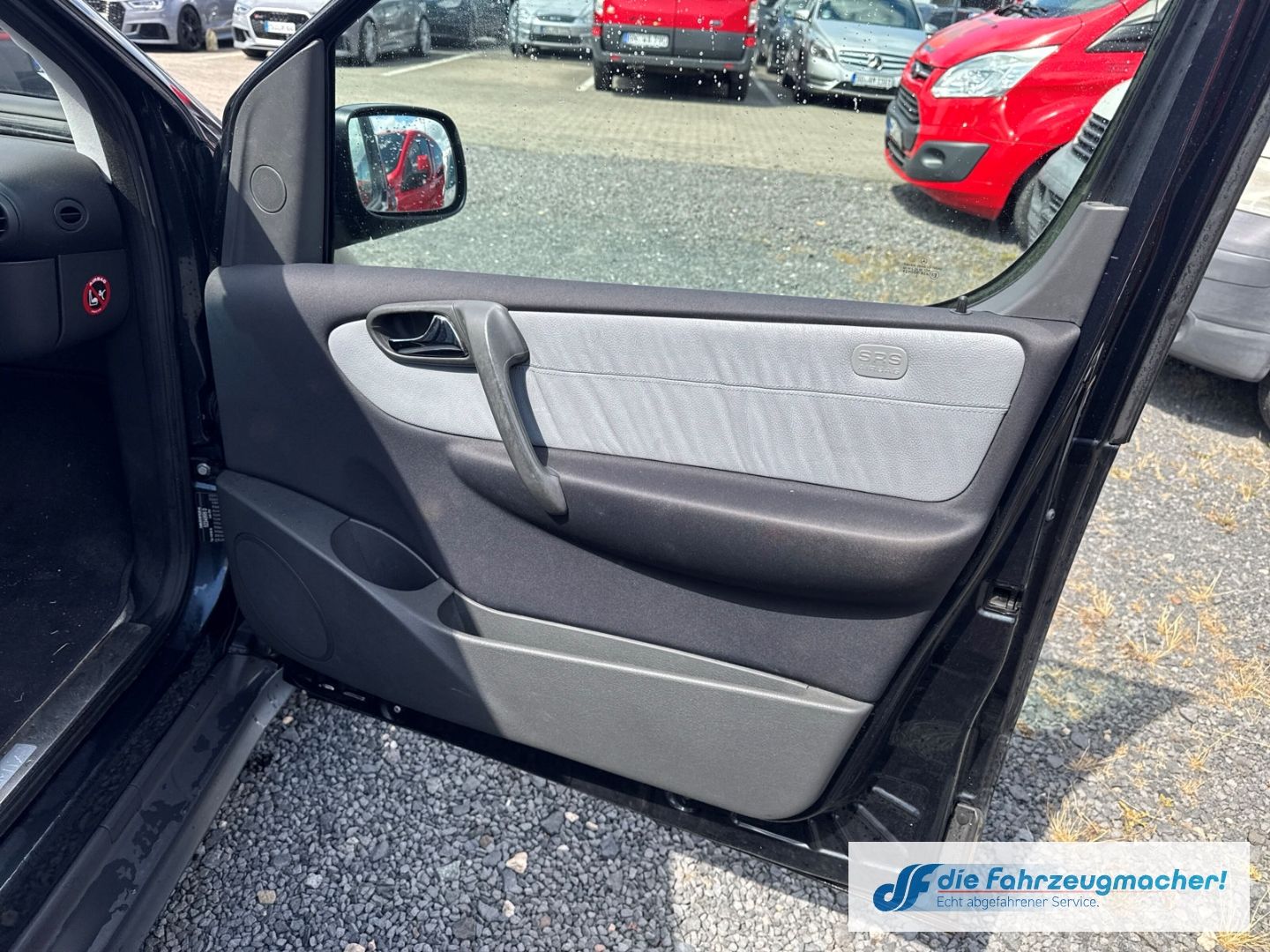 Fahrzeugabbildung Mercedes-Benz Vaneo Compact Van El. Panodach Leder *EXPORT