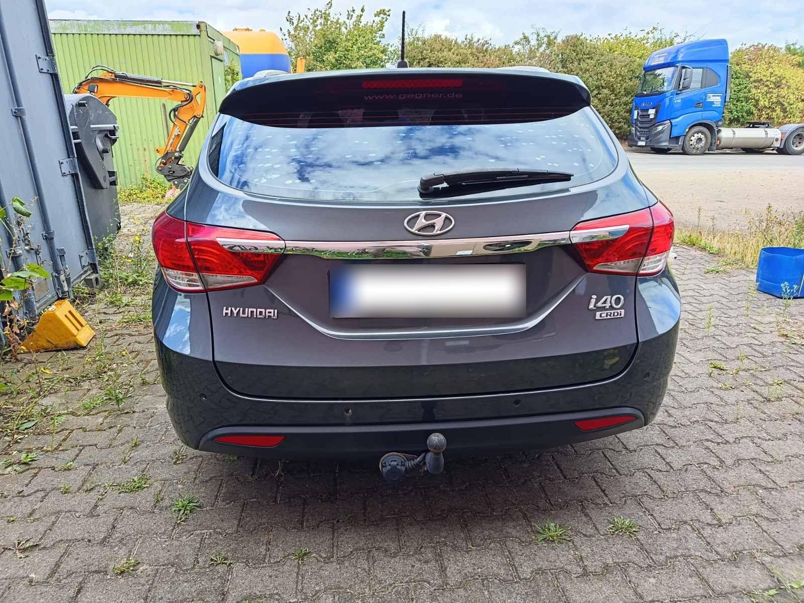 Hyundai i40 2012 — interior