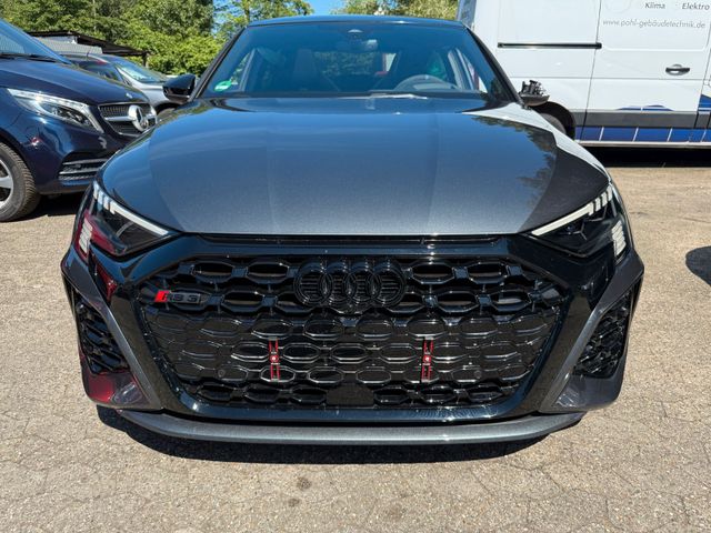 Audi RS 3 Lim. 2.5 performance edition 1OF300/299 KW