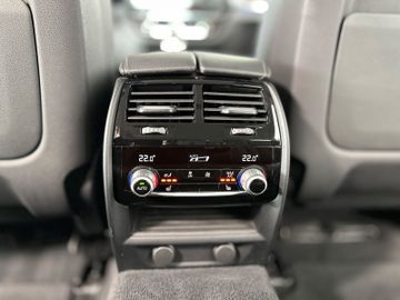 Fahrzeugabbildung BMW 540i xD LuxuryLine ACC Kamera HUD DAB HiFi Alarm