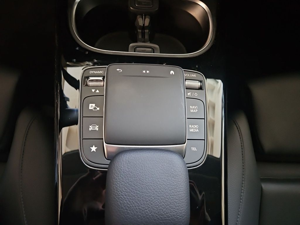 Fahrzeugabbildung Mercedes-Benz A 180 Progressive Night Navi LED Tempomat SHZ