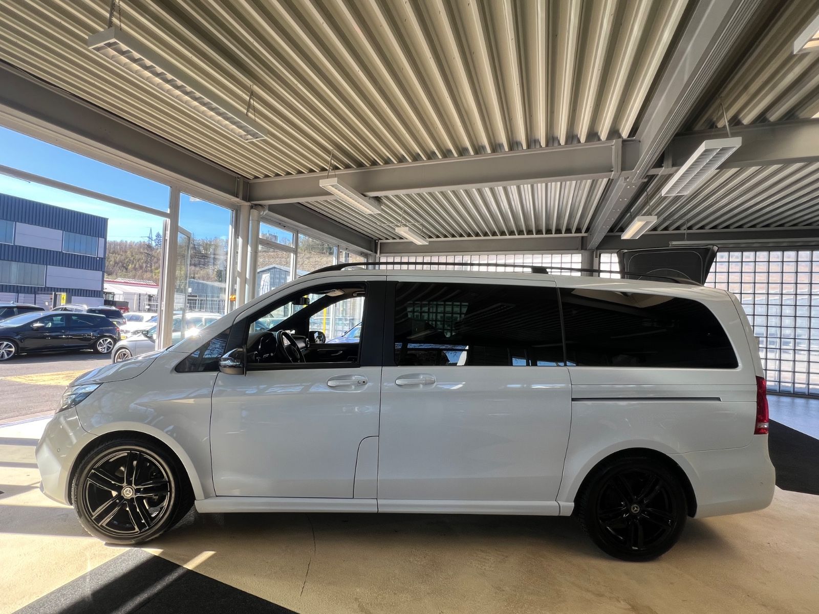 Fahrzeugabbildung Mercedes-Benz V 250 d EDITION lang AMG *AMBIENTE*KAMER*LED*
