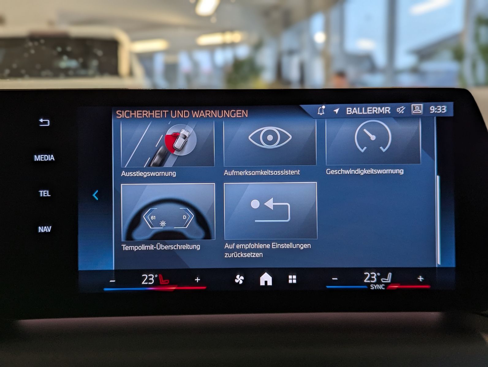 BMW 120 d M-Sport Panorama Driving Assistan-Plus AHK - Image 24