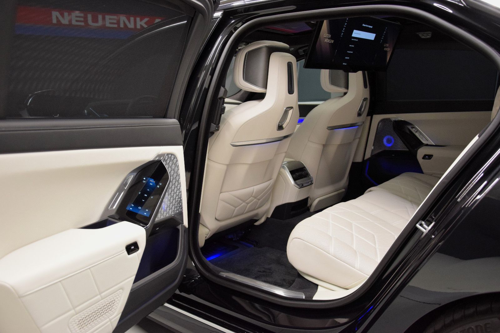 Fahrzeugabbildung BMW i7 xDrive 60 Design Pure Exce Fond-Ent. Kristall