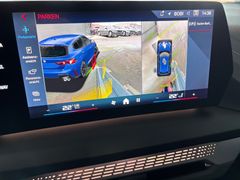 Fahrzeugabbildung BMW M 135i xDrive -- AHK/ DrivingProf/ HeadUp/ HiFi