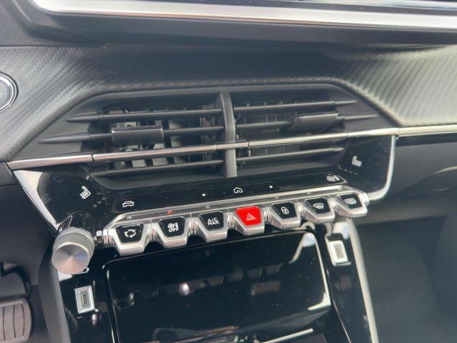 Peugeot 2008 Hybrid 145 e-DSC Allure, Navi, 360° Kamera
