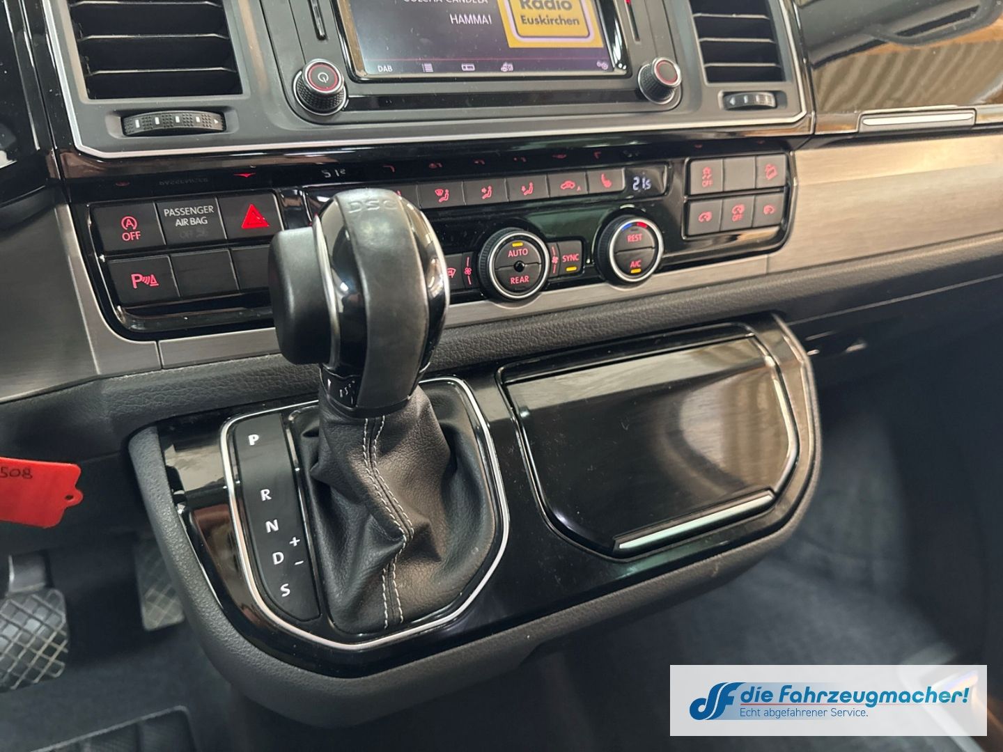 Fahrzeugabbildung Volkswagen T6 Multivan 4Motion Edition StandHZG Navi Leder