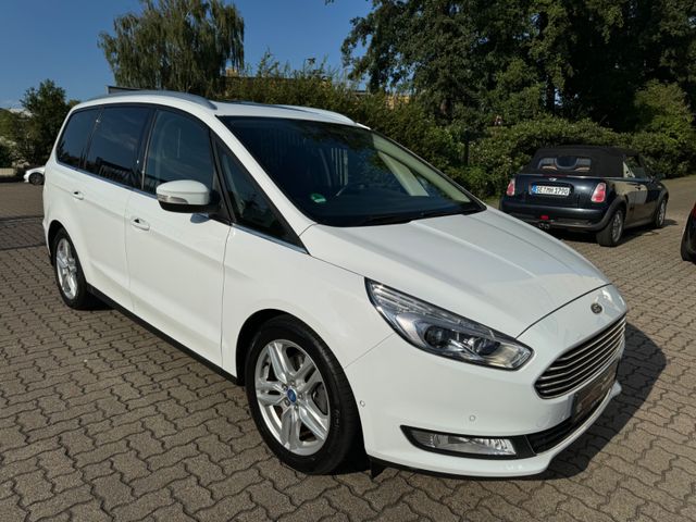 Ford Galaxy Titanium 7 Sitzer Panorama Navi