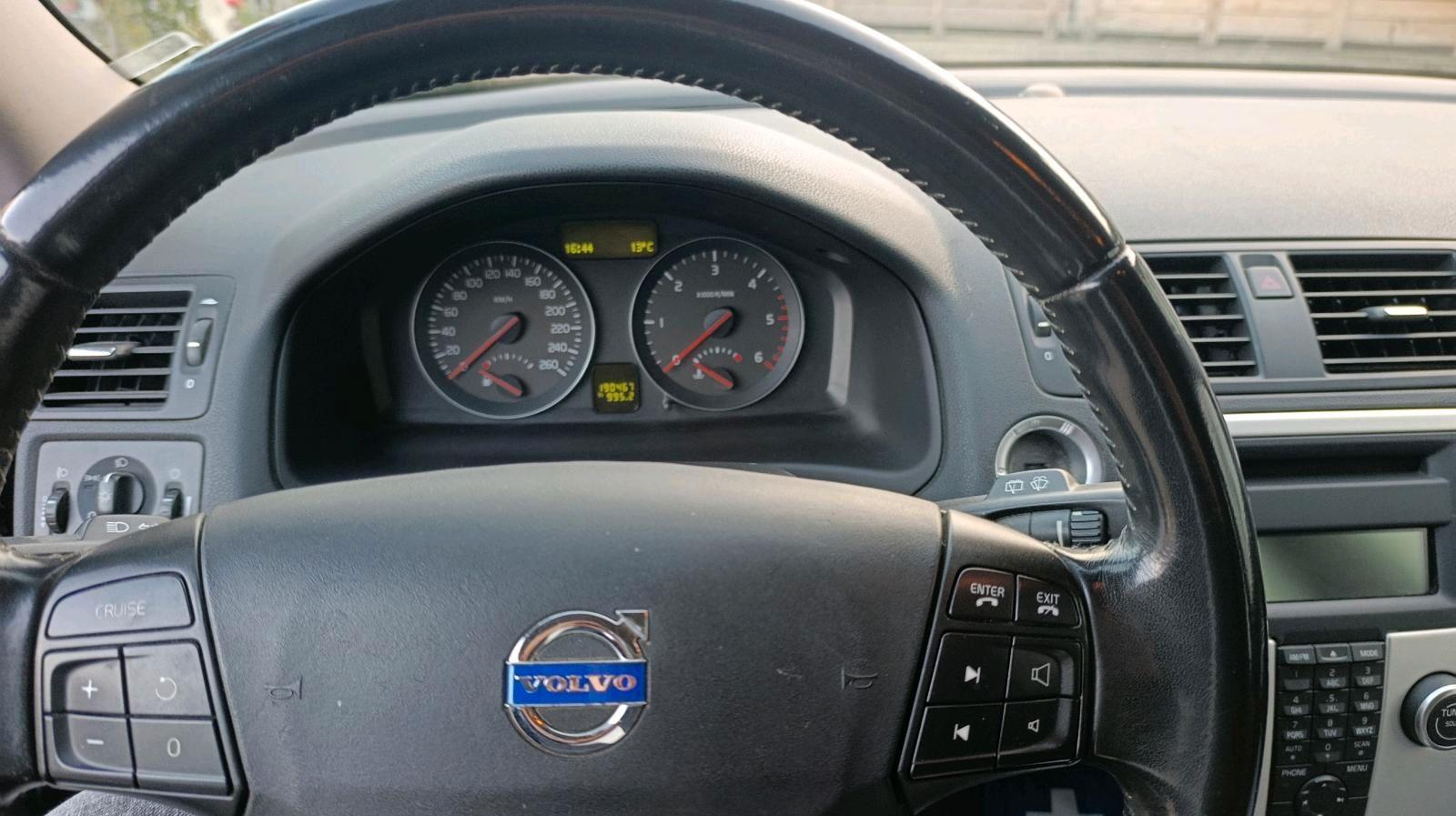 Volvo V50 2010 — photo 11