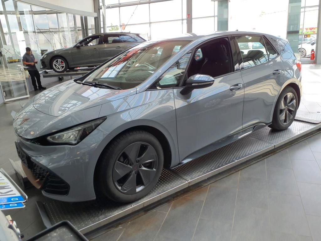 CUPRA Born 150 kW+SHZ+Kamera