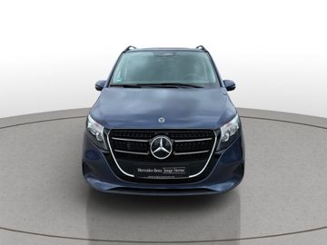 Mercedes V 220 - 2