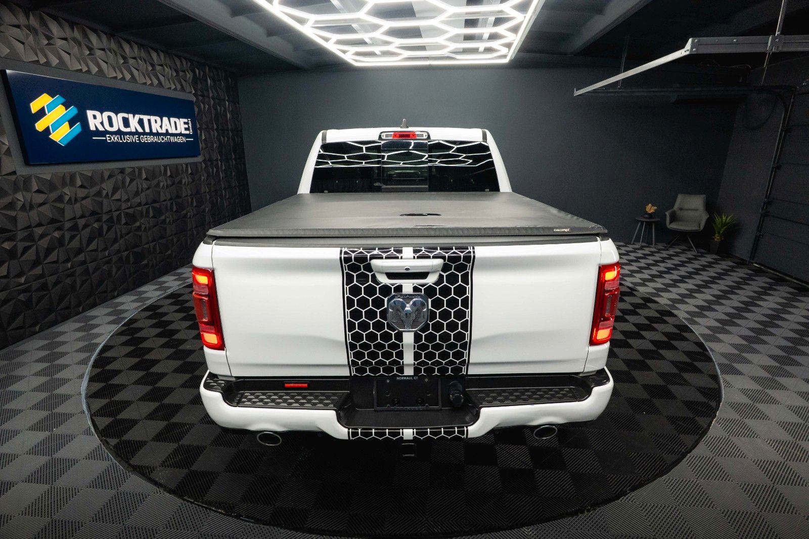 Fahrzeugabbildung Dodge RAM 5.7 V8 HEMI 4x4 OFFROAD Night AXLE LOCK 19%