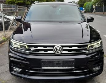 Volkswagen Tiguan - 1
