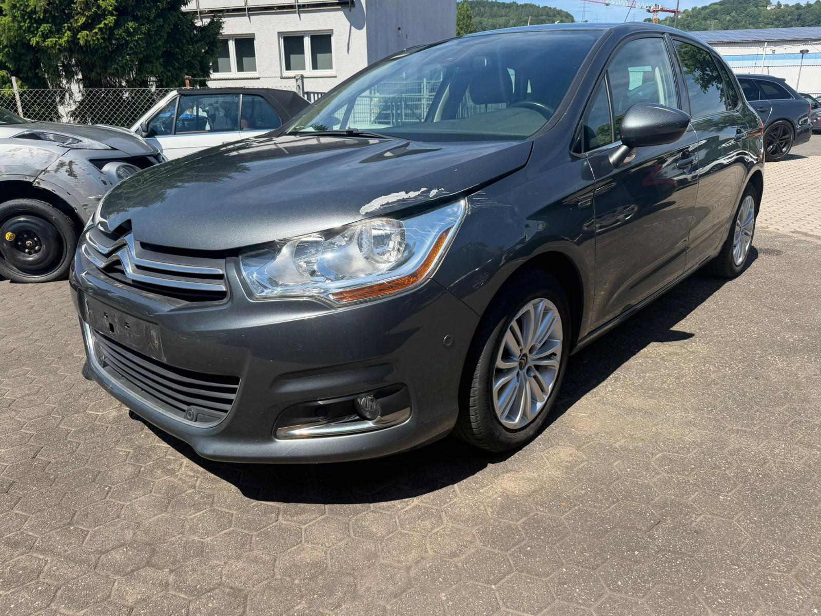 Citroën C4 Lim. Exclusive-Navigation-Klima-Radio