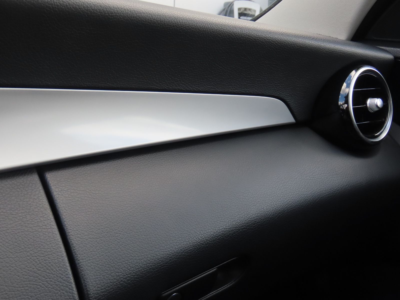 Mercedes-Benz C 220d Autom. Leder Sitzheizung Klimaauto. Navi foto 25