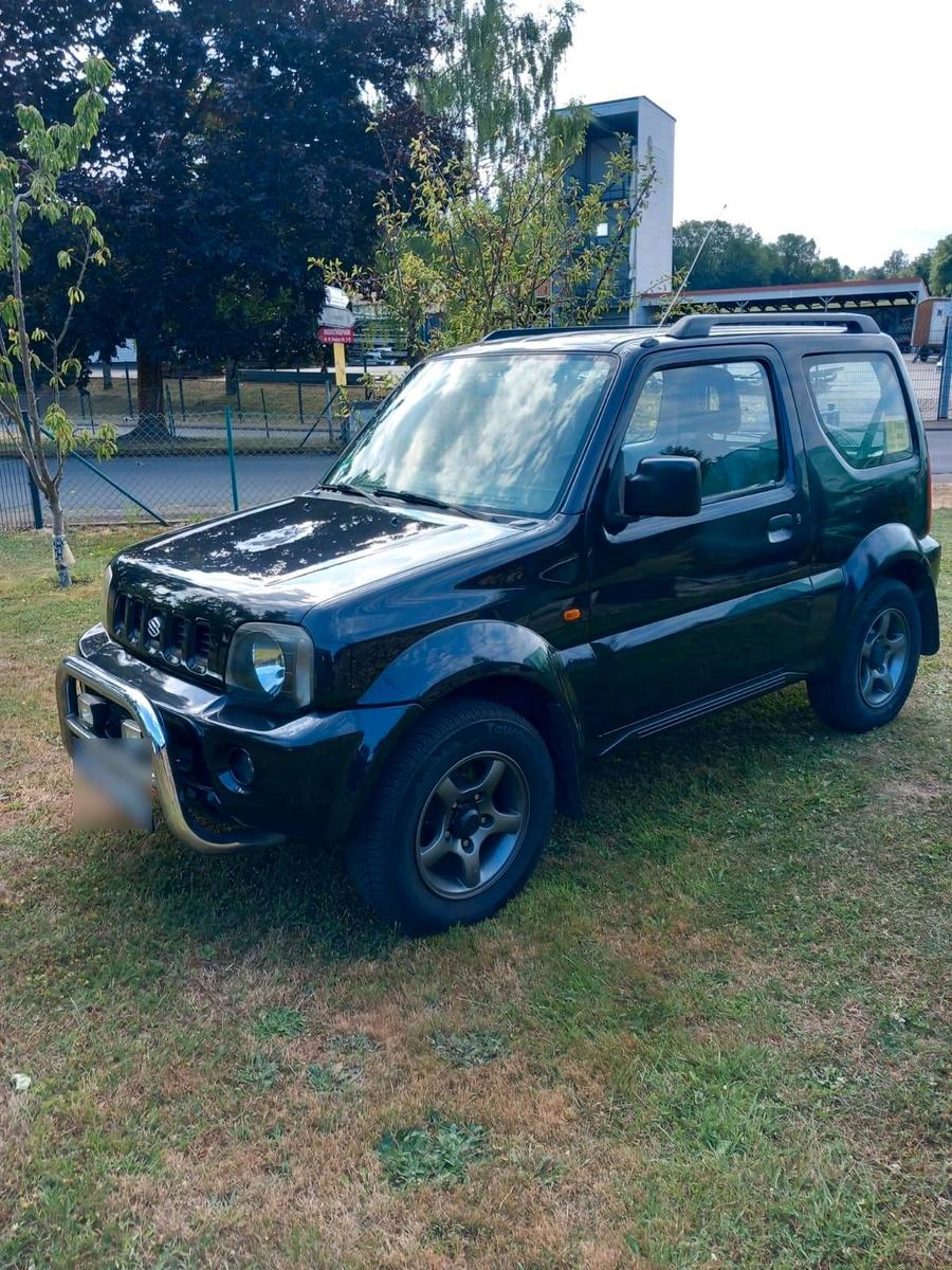 Suzuki Jimny 2004 — rear view