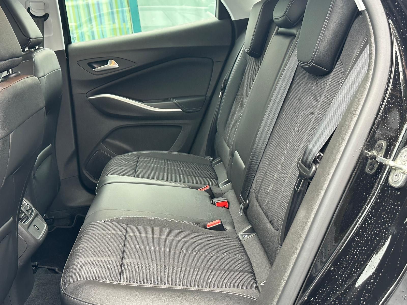 Fahrzeugabbildung Opel Grandland 1.2 GS Line VIRTUAL+LED+KAM+TEMPO+SHZ+