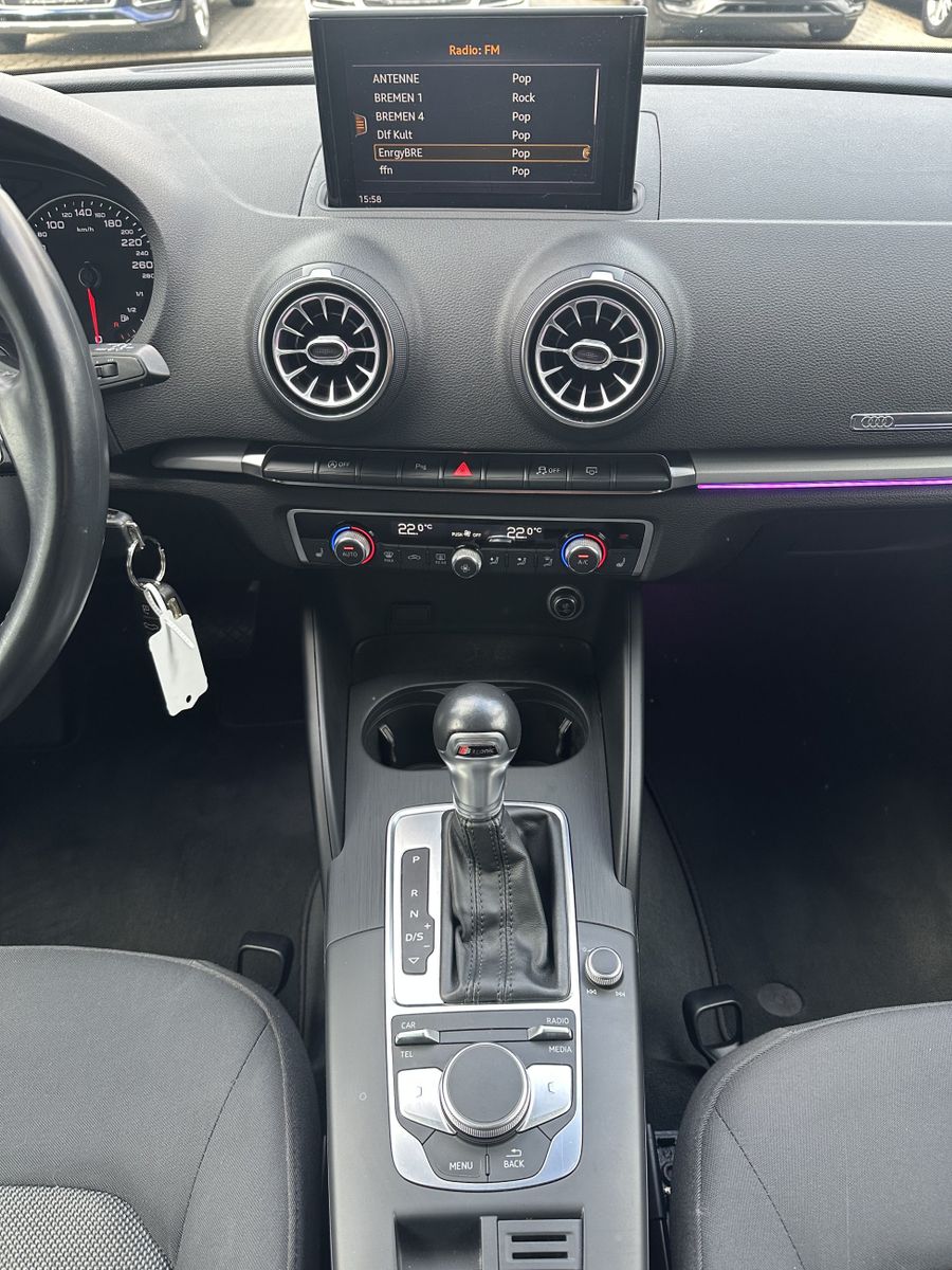 Fahrzeugabbildung Audi A3 SpB 1.5 TFSI Aut. XEN+SHZ+APS+TEMPOMAT+EU6