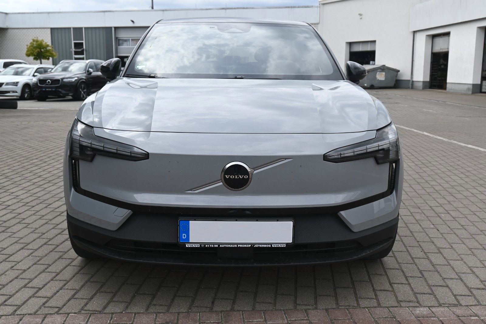 Fahrzeugabbildung Volvo EX30 Single Plus*Winter Paket*Scheibentönung*AHK