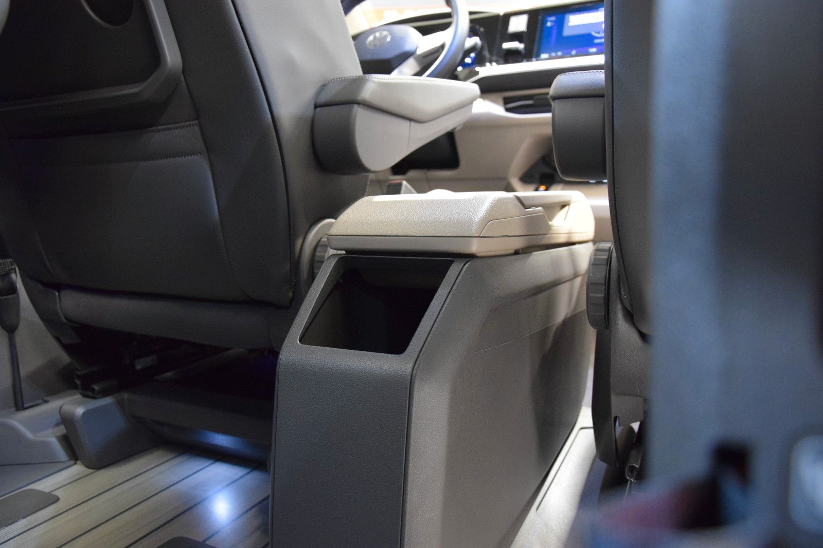 Fahrzeugabbildung Volkswagen Style lang Pano. ACC Kamera AHK DCC vis-a-vis