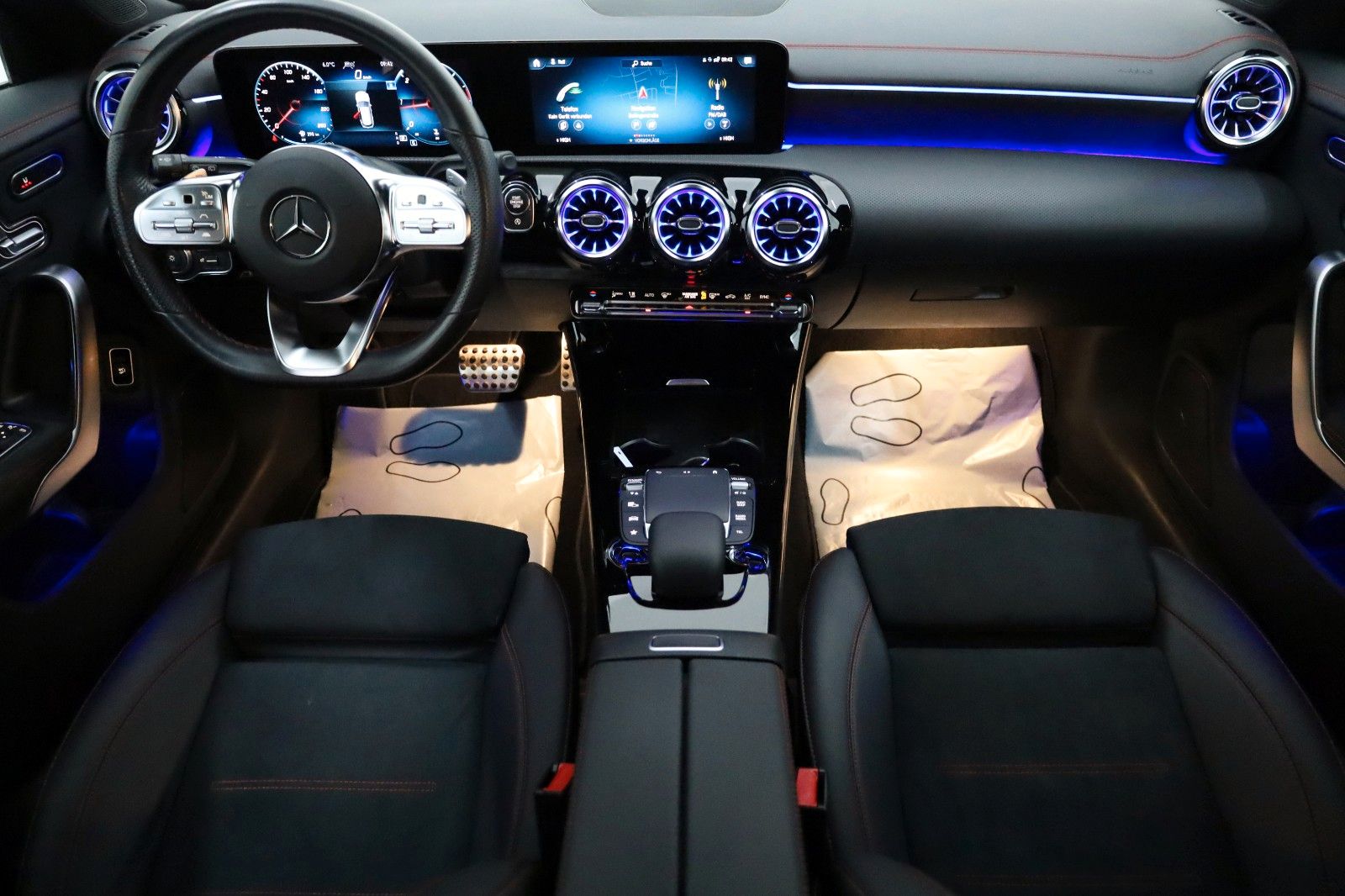 Fahrzeugabbildung Mercedes-Benz CLA 200d SB AMG Line T.Leder,Navi,LED,Night/Park