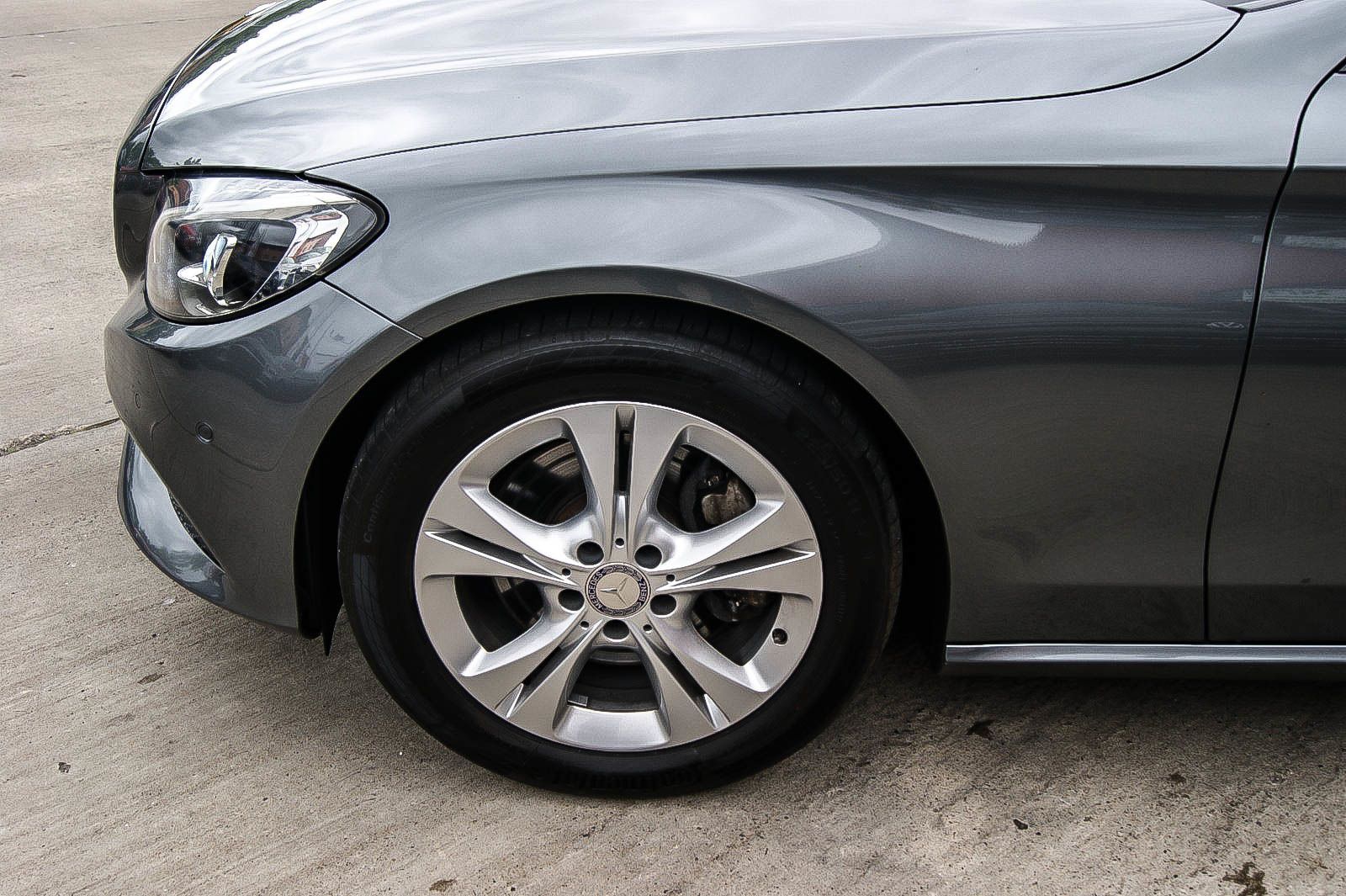 Fahrzeugabbildung Mercedes-Benz C 200 Coupe' Aut NAVIGATION PARKASSISTENT LEDER