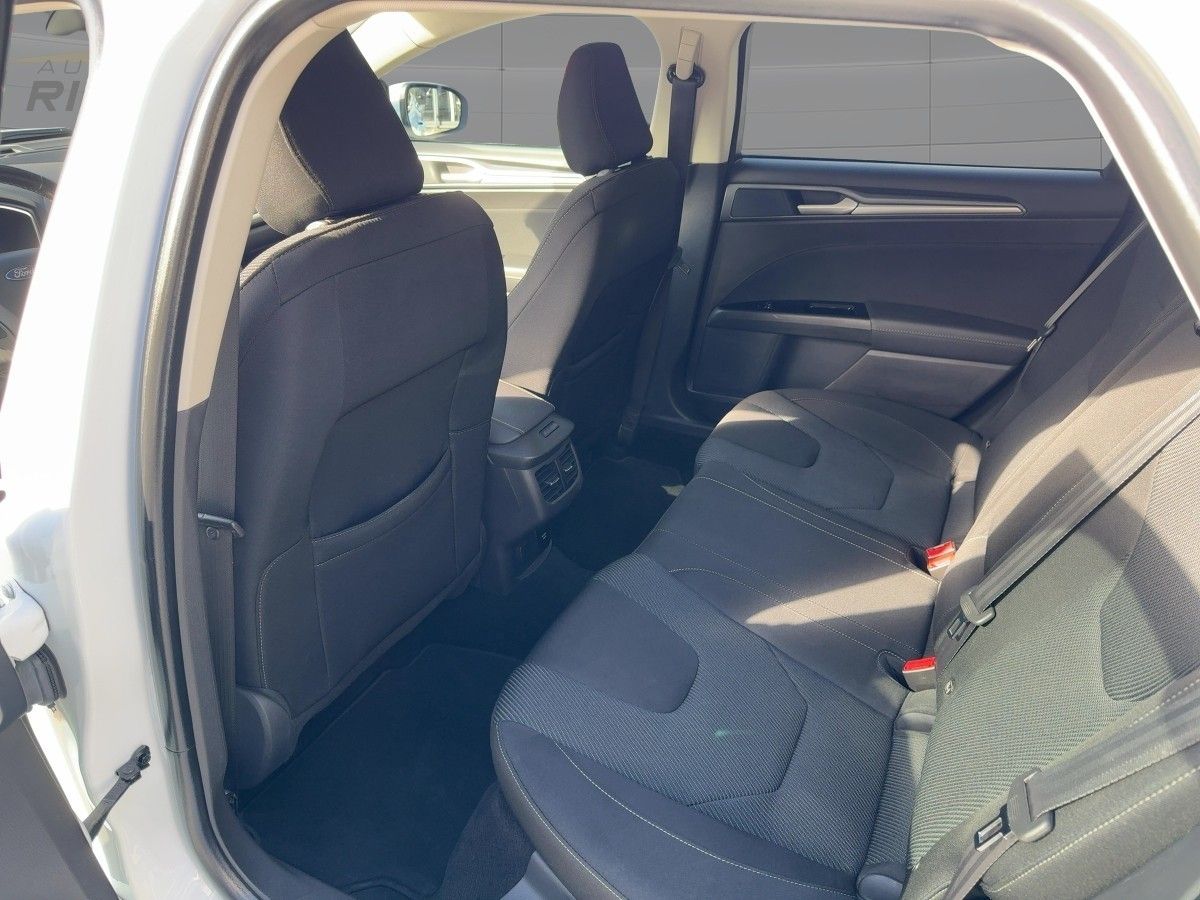 Fahrzeugabbildung Ford Mondeo Turnier Titanium TCe 165