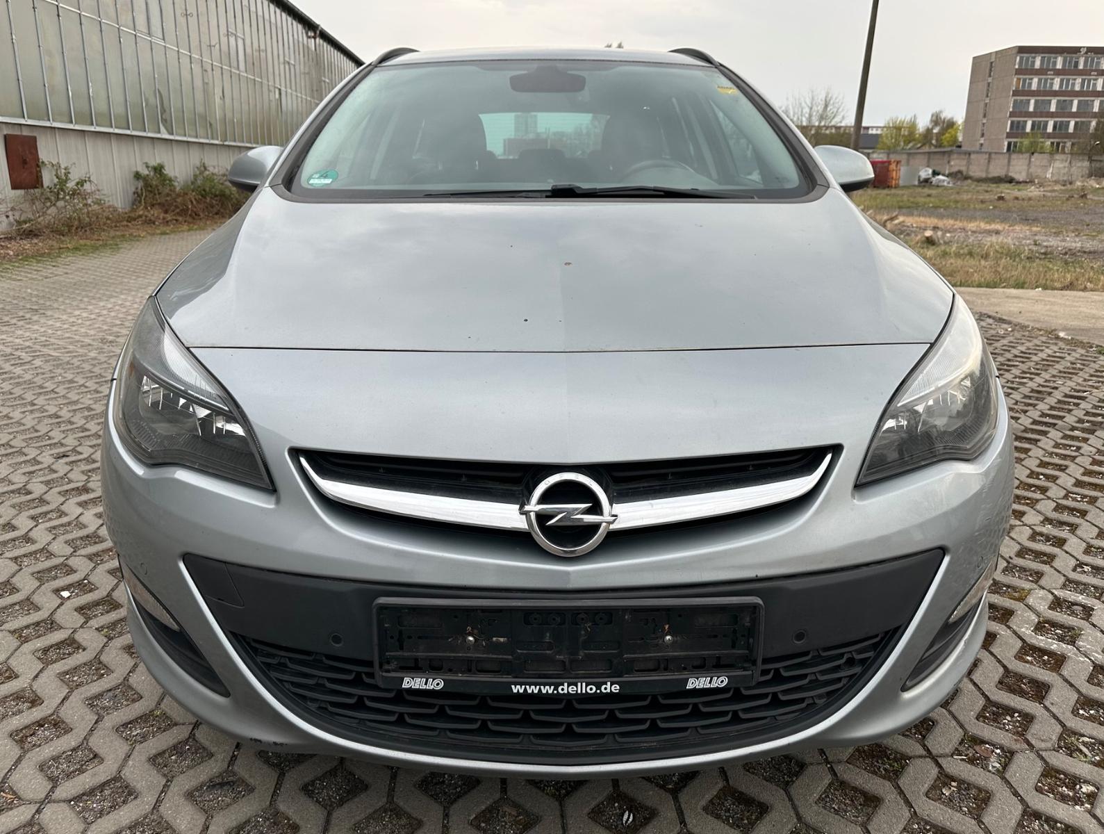 Opel ASTRA J SPORTS TOURER STYLE