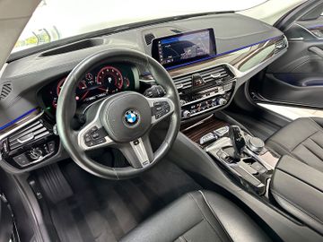 Fahrzeugabbildung BMW 540i xD LuxuryLine ACC Kamera HUD DAB HiFi Alarm