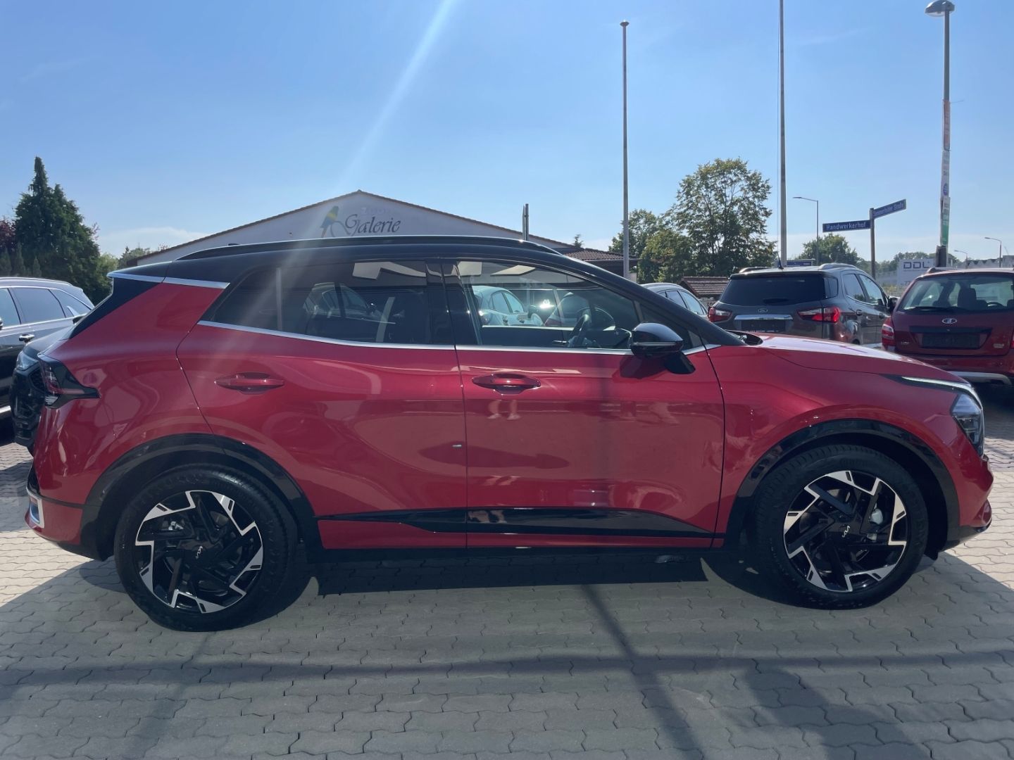 Fahrzeugabbildung Kia Sportage GT Line LED AHK Memory Verkehrszeichen